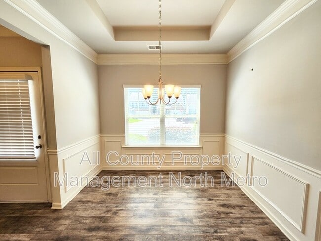 Building Photo - 123 Hickory Village Cir