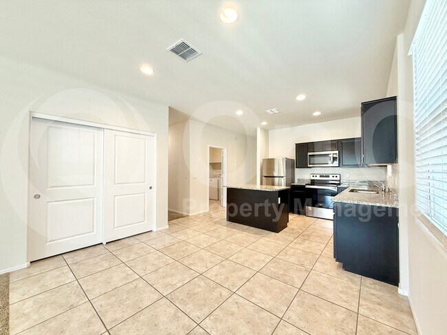 Building Photo - 3028 S 78th Dr