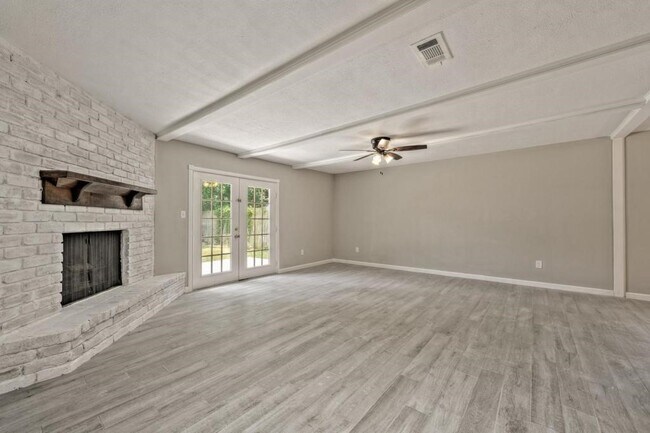 Building Photo - 23906 Spring Towne Dr