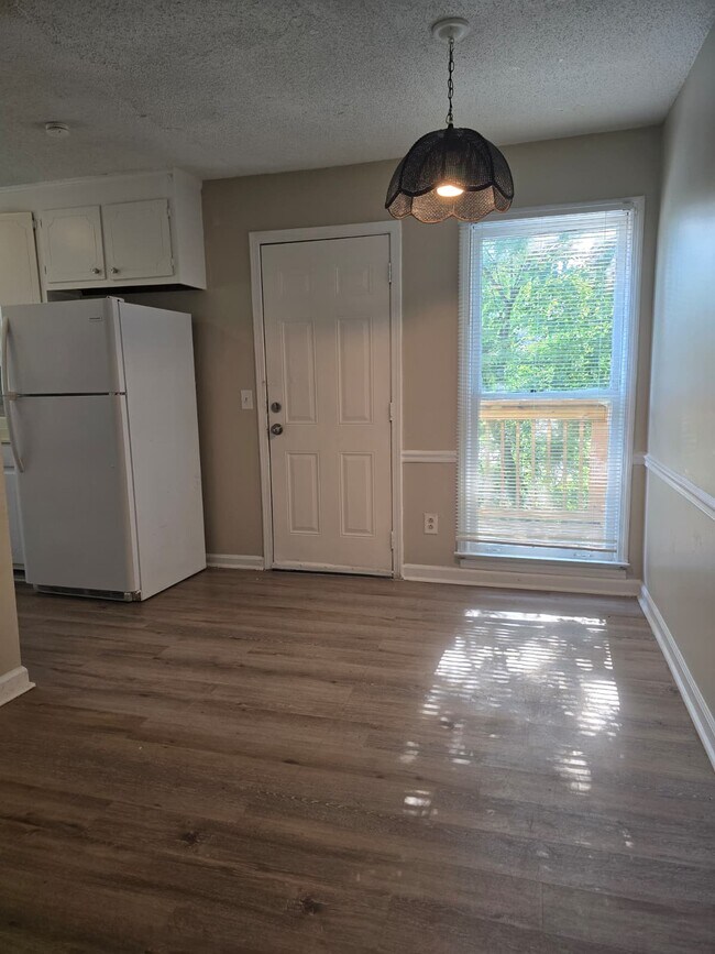 Building Photo - 4502 Bonnell Dr NW