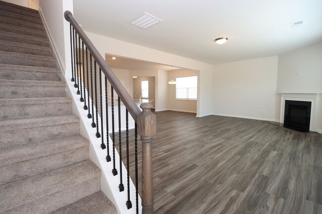 Building Photo - Spacious 3BR Home with Community Pool!