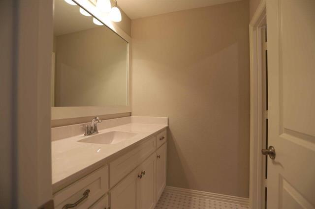 Building Photo - 4240 Brookstone Dr