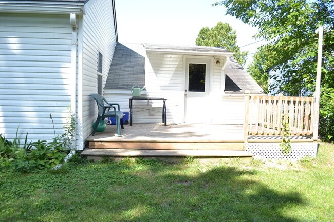 Building Photo - 517 Everette Ave
