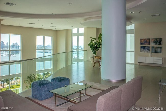 Building Photo - 2 br, 2.5 bath  - 1900 N Bayshore Dr # 3