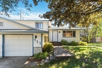Building Photo - Beautiful Spokane Valley Duplex!!