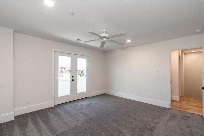 Building Photo - 3821 N Braeswood Blvd