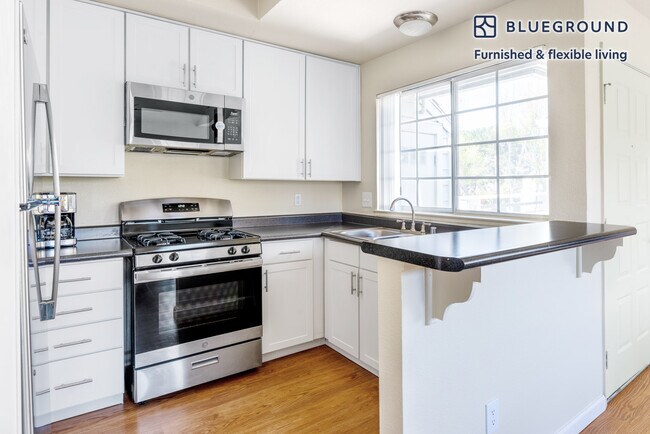 Building Photo - 513 Jibstay Ln