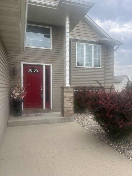 Primary Photo - 309 Grovebrook Ct