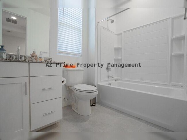 Building Photo - 4607 S 111th Dr
