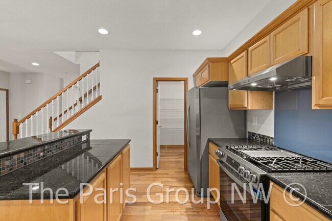Building Photo - Beautiful Central Bothell Home. Great Floor Plan! Open Lvg Spaces, Office, Bonus Room  + XL Bedro...