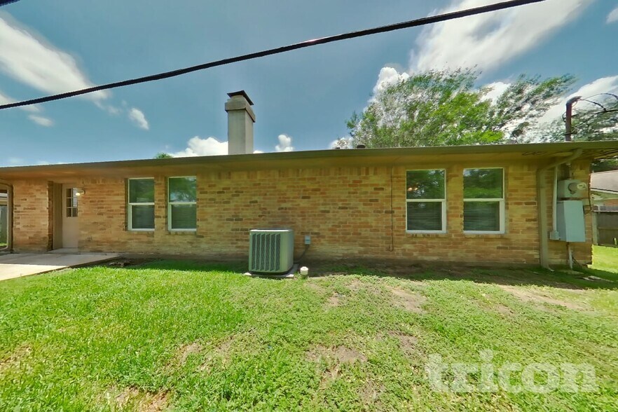 Building Photo - 13307 Venice Cir