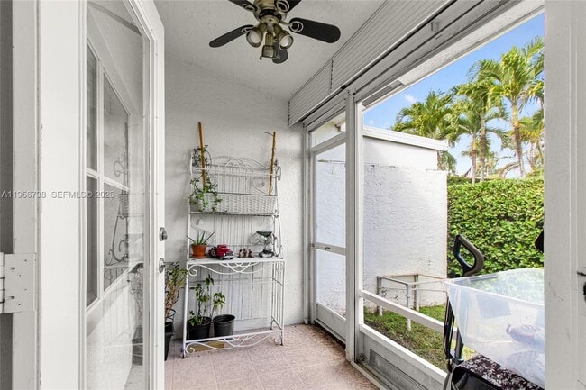 Building Photo - 6207 Floral Lakes Dr