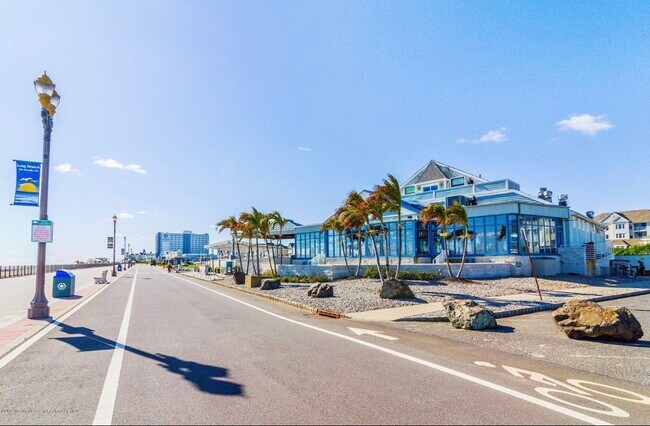 Building Photo - 22 Cooper Ave