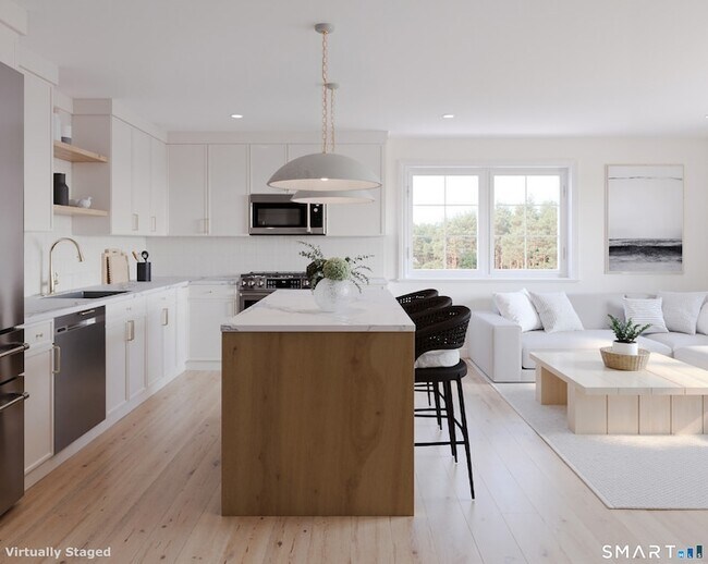 Building Photo - 344 Main St