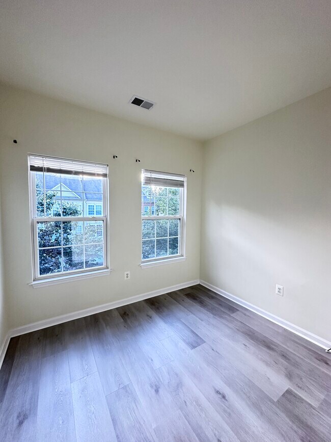 Building Photo - 4121 River Forth Dr