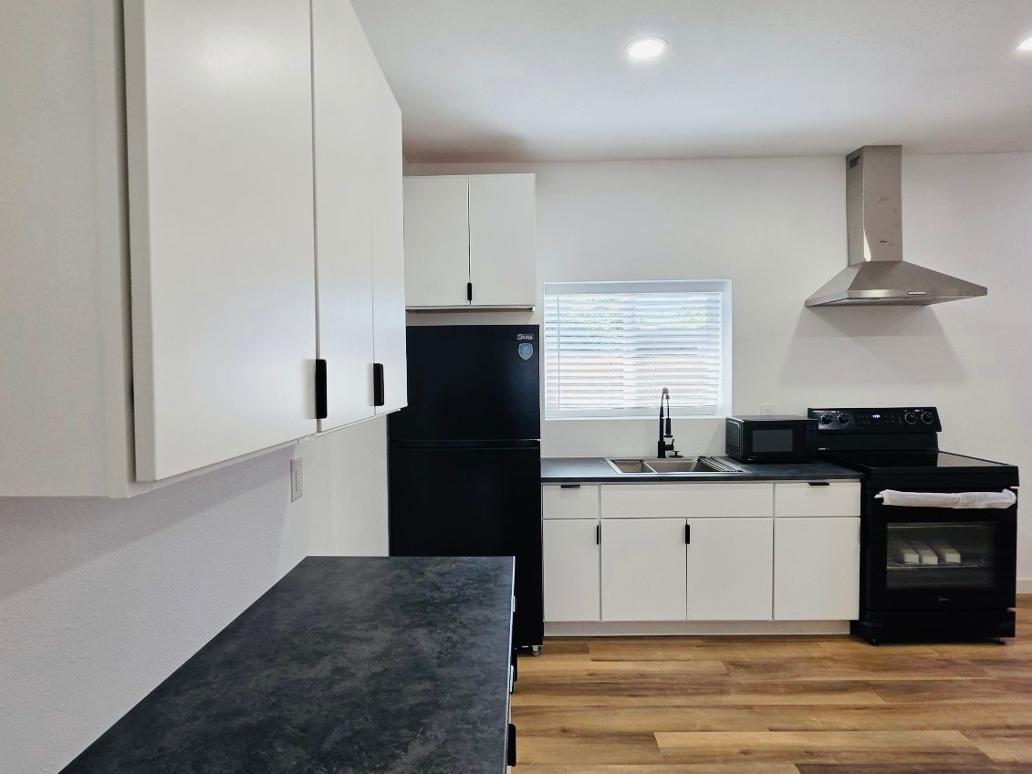 Building Photo - 6824 Le Mans Ave