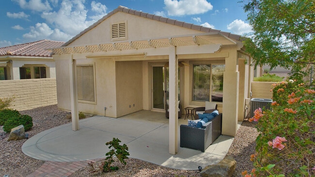 Building Photo - 40751 Calle Los Osos