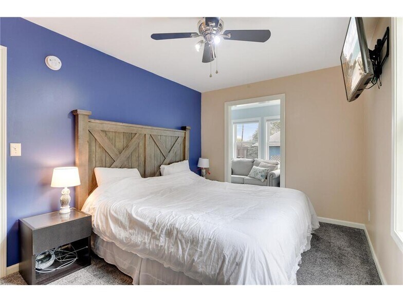 Building Photo - 144 8th Ave S