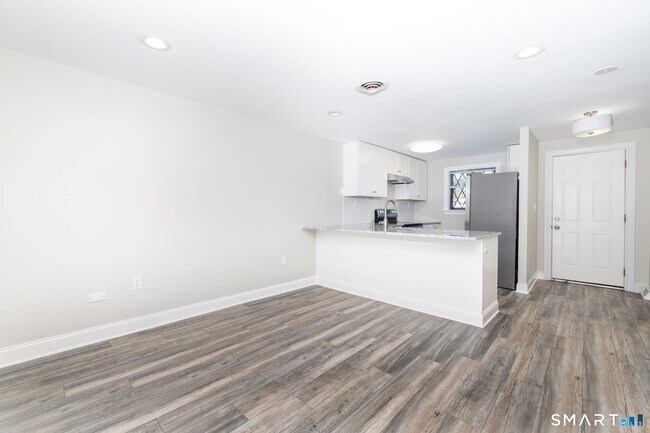 Building Photo - 101 Cedar Hollow Dr