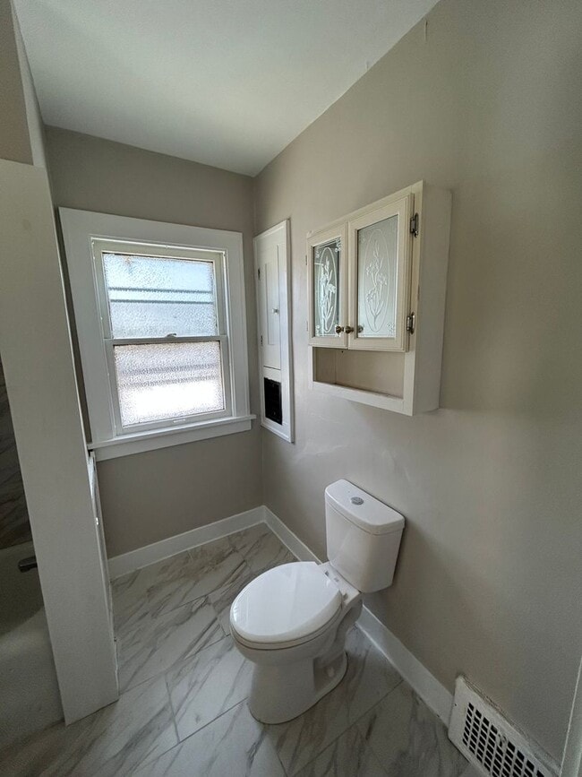 Building Photo - 3Bd 2BA Single Family Cleveland Heights