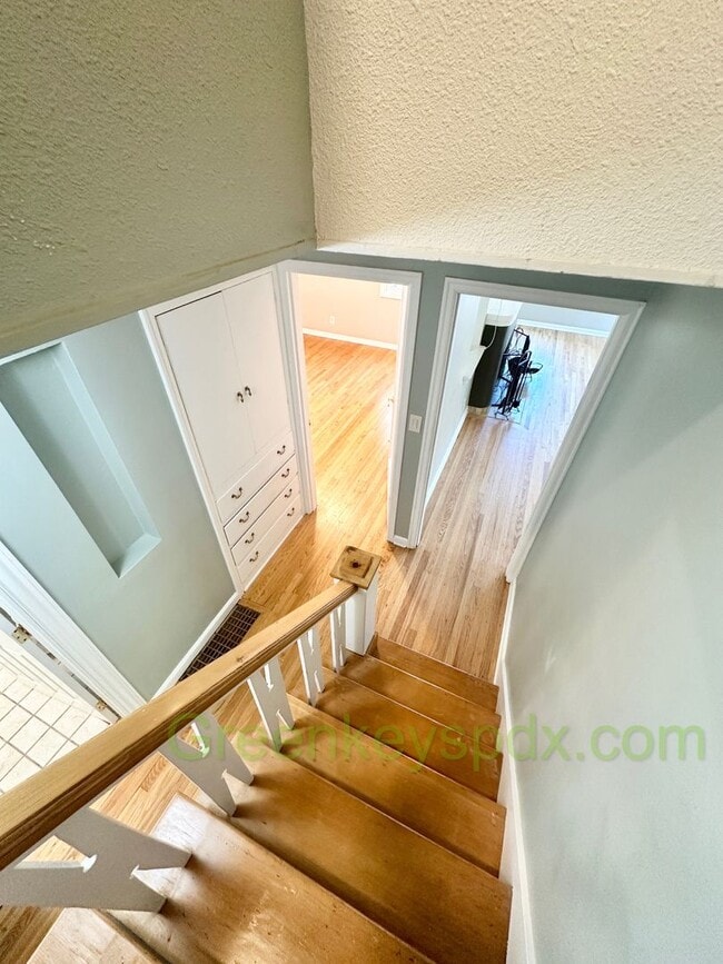 Building Photo - Huge 4 Bedroom 2 Bath House across from Ro...