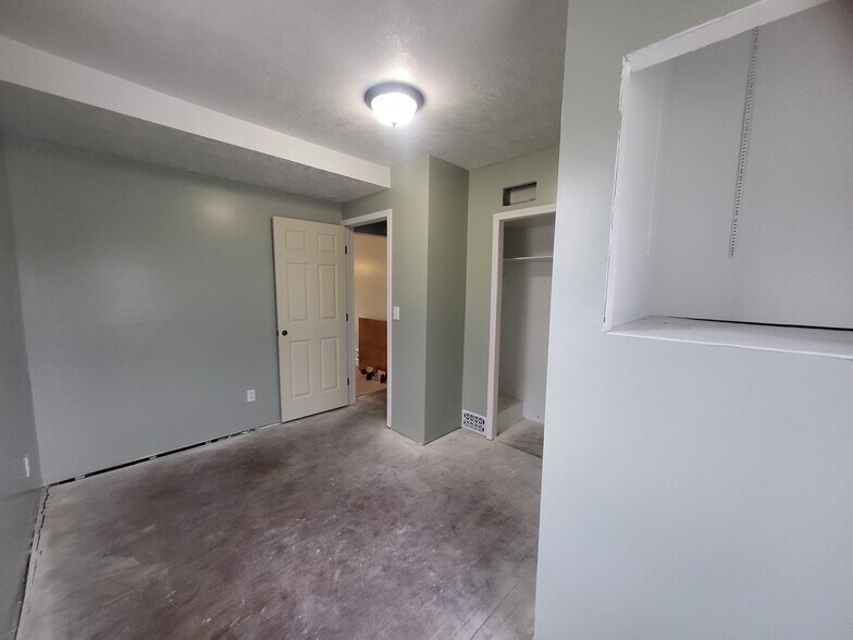 Bedroom - 412 Depot St