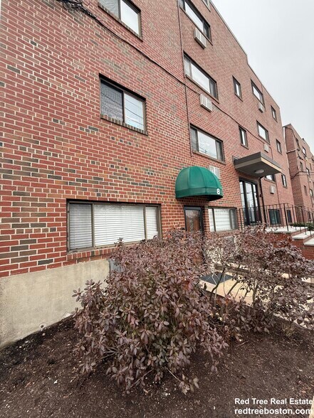 Building Photo - 8 Riverside St