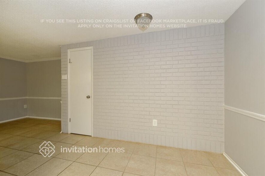 Building Photo - 8701 Lincolnshire Dr