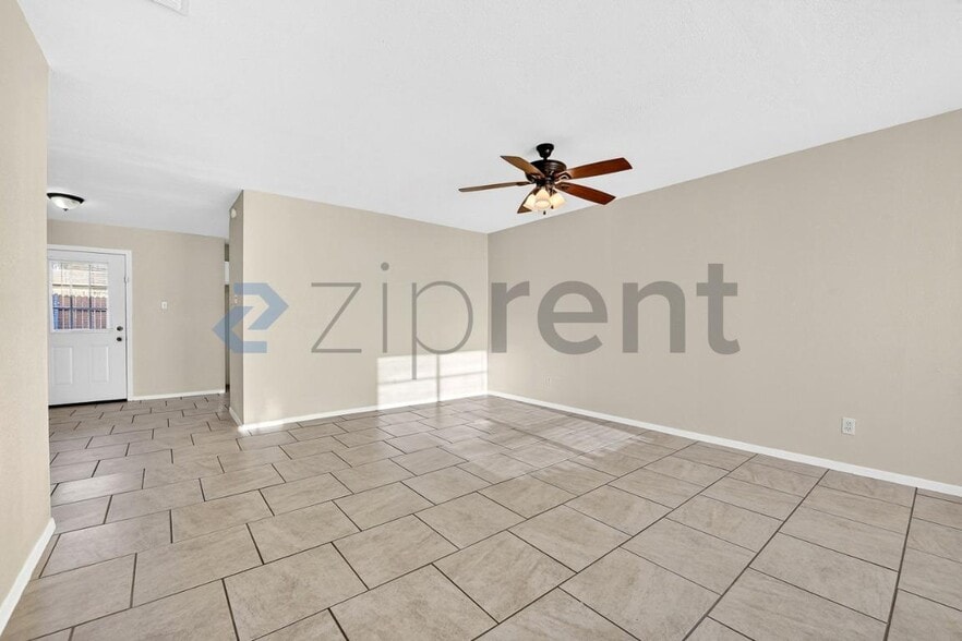 Building Photo - 3225 Crites St