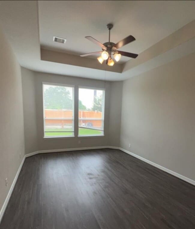 Building Photo - 14615 Birchwood Falls Trail