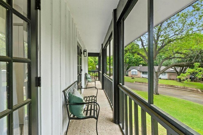 Building Photo - 3520 Highland View Dr