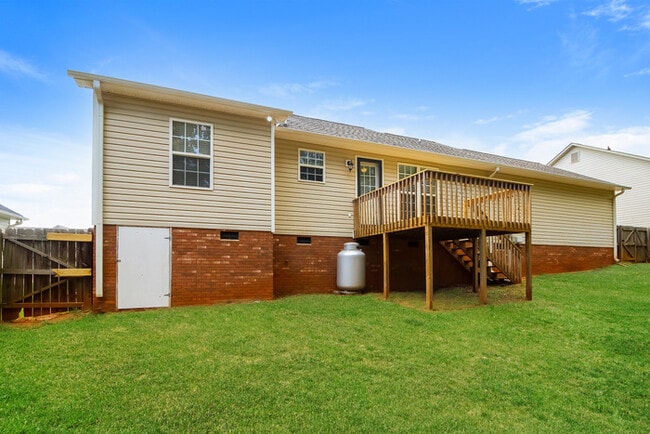 Building Photo - 123 Harvest Ridge Dr