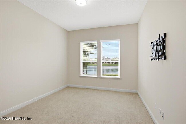 Building Photo - 743 E Dorchester Dr