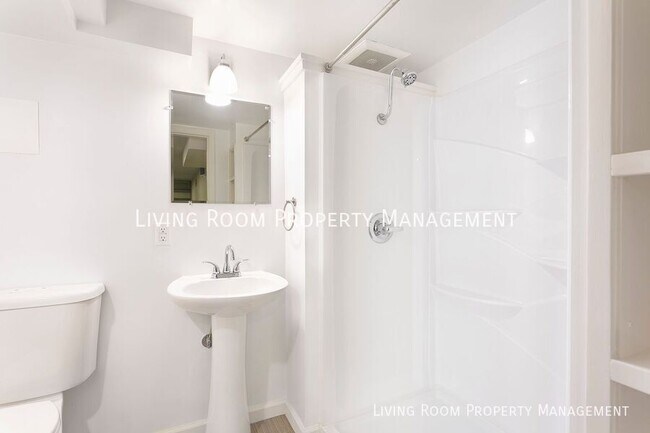 Building Photo - 7096 N Cambridge Ave