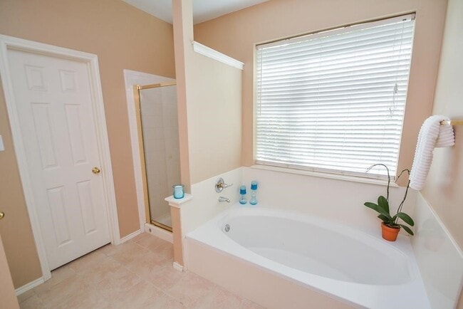 Building Photo - 16311 Candlerock Ct