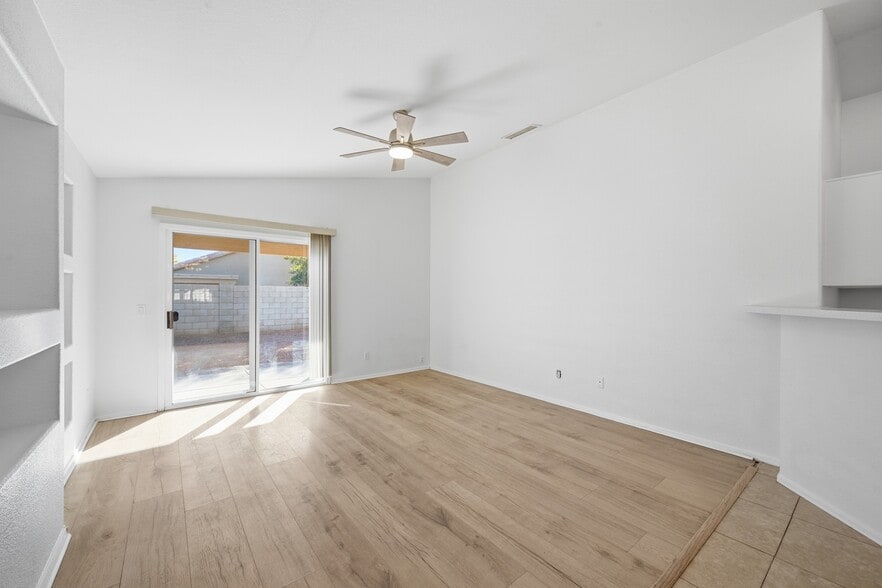 Building Photo - 7319 W Eugie Ave