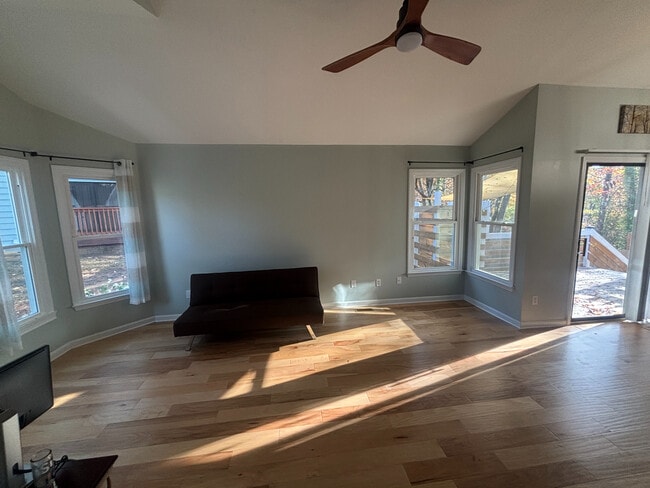 Building Photo - Room in House on Tall Rock Ct