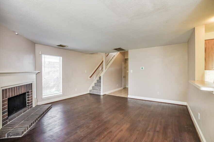 Building Photo - 8710 High Mountain Dr