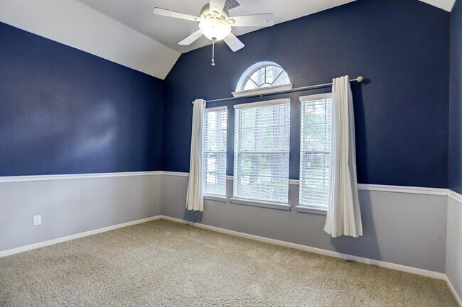 Building Photo - 23 Rosewater Pl