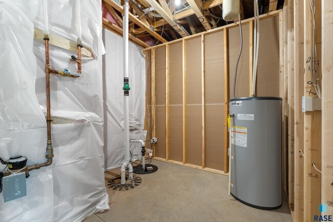 Building Photo - 1113 S Foss Ave