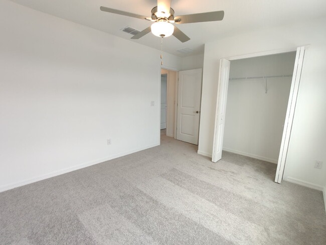 Building Photo - Spacious 5-Bedroom Home with First-Floor Owner's Suite in Land O' Lakes