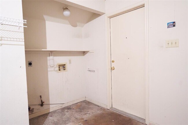 Building Photo - 508 Gregory Ct