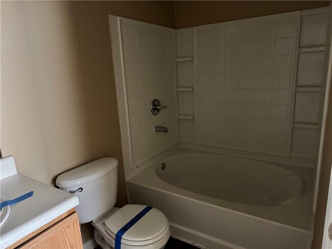 Building Photo - 3203 Fairington Ridge Cir