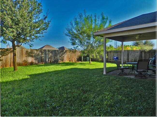 Building Photo - 2723 Wild Oak Park Dr