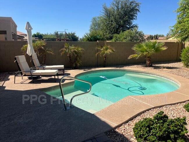 Primary Photo - 4552 N 151st Dr