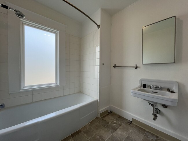 Building Photo - Expansive 4BR 2,900+ Sq Ft Home with Theater-Style Living Room & Bonus Hobby Workshop