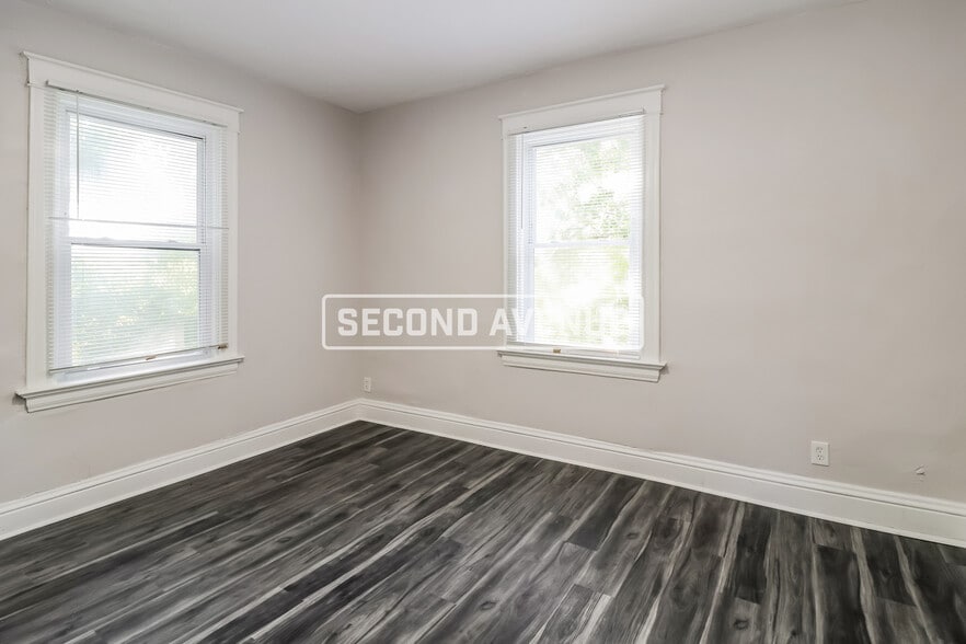 Building Photo - 3350 Cavanaugh Ave