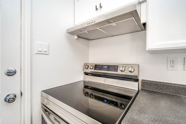 Building Photo - 2601 Rosedale St