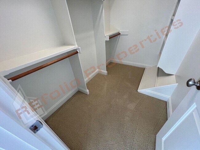 Building Photo - Elegant 3 Story 3 Bedroom Formal Model Tow...