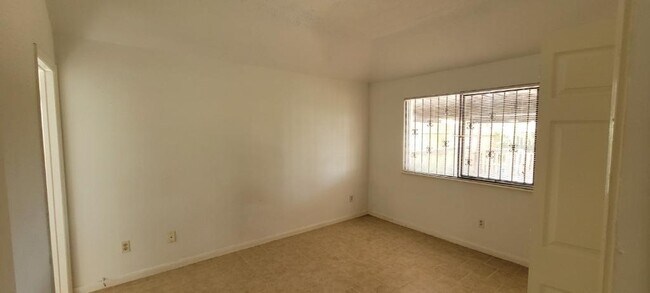 Building Photo - 5718 Anderson Oaks St